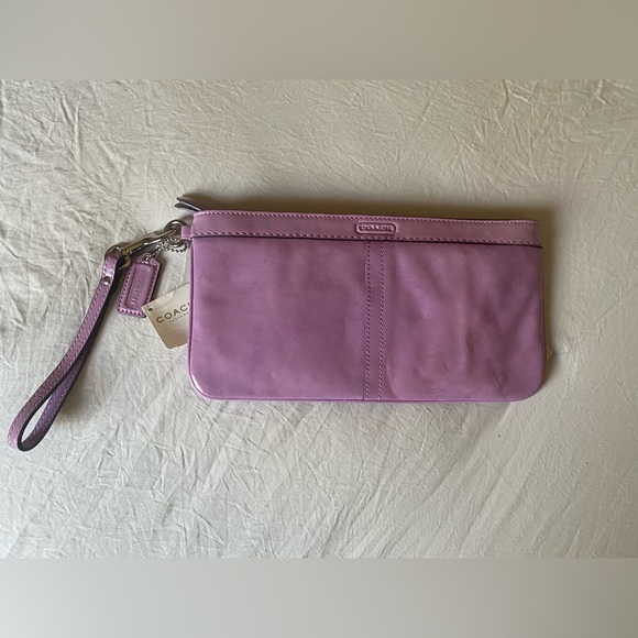 Coach Handbags - Coach clutch/ wristlet